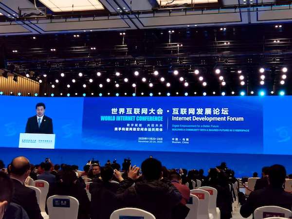 中国5G基站数量达70万，占全球近七成